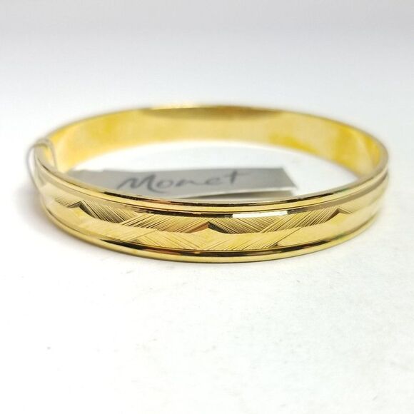 Vintage Monet Gold Tone Bangle Bracelet, Etched Design, Hang Tag, Estate - Picture 3 of 7